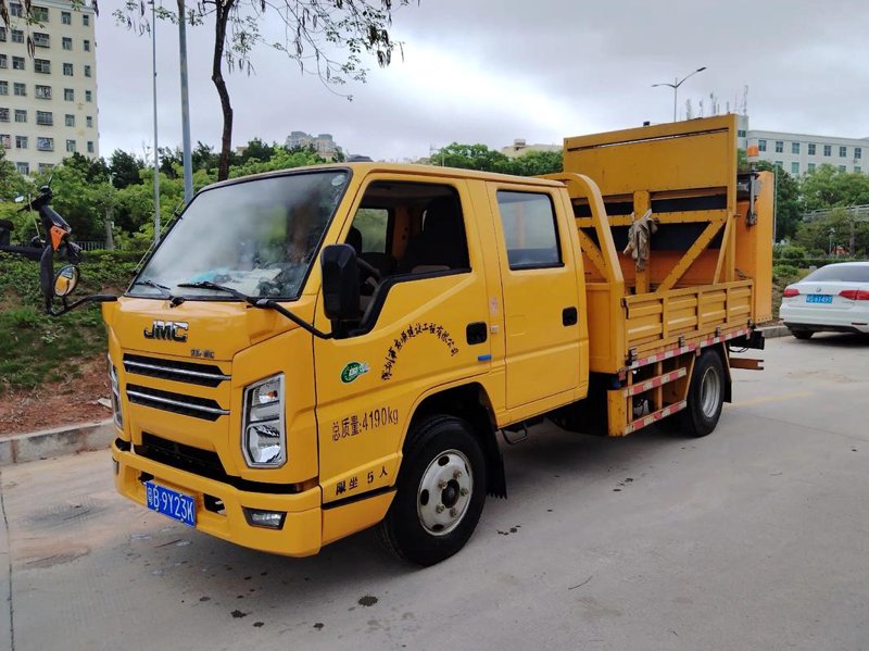 道路建设：编织城市脉络的艺术